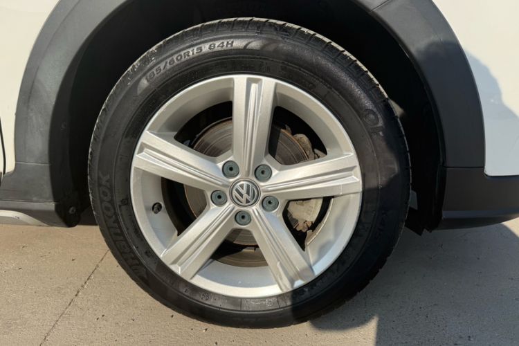 Used Volkswagen Santana 2016 Cross 1.6L Automatic Fashion Edition