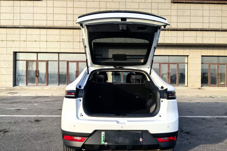 Used ORA iQ 2018 Smart Connectivity Model