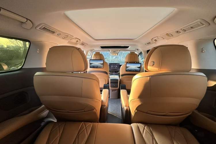 Used Denza D9 2022 DM-i 970 Four-Wheel Drive Prestige Model
