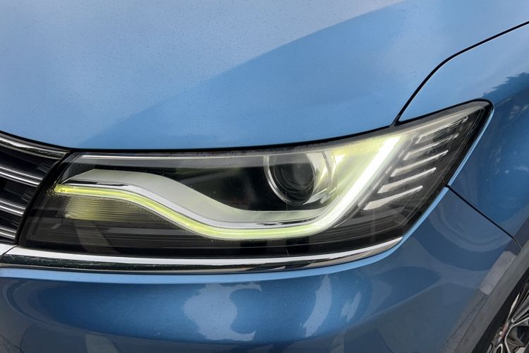 Used Roewe RX5 2016 20T Two-Wheel Drive Automatic Internet Smart Edition
