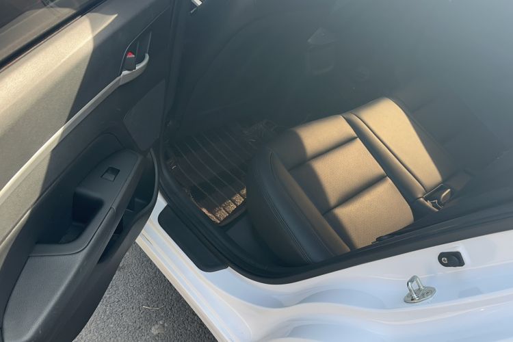 Used Hyundai Elantra 2016 1.6L Automatic ZhiXuan – Elite Version
