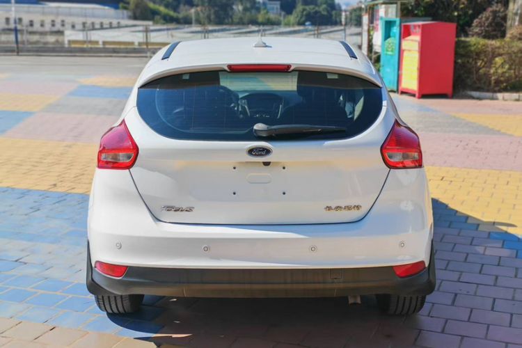 Used Ford Focus 2018 Hatchback Classic 1.6L Automatic Trendy SmartDrive Edition
