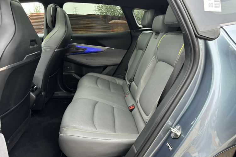 Used Lynk & Co 08 EM-P 2025 220 km All-Wheel-Drive Performance Halo
