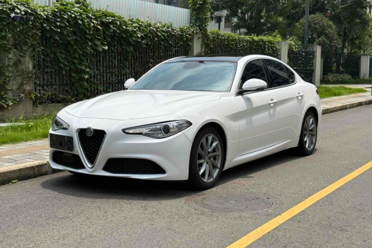 Used Alfa Romeo Giulia 2017 2.0T 200HP Luxury Edition
