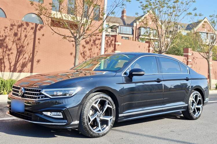 Used Volkswagen Magotan 2023 2 Million Units Limited Edition 330TSI DSG Leading Version