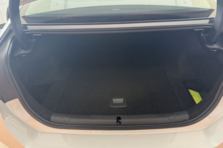 Used BMW i5 2024 eDrive 35L Luxury Model with M Sport Package
