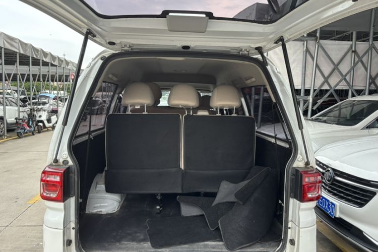 Used FORTHING Lingzhi 2022 M5L 2.0L Utility Model 7 Seats
