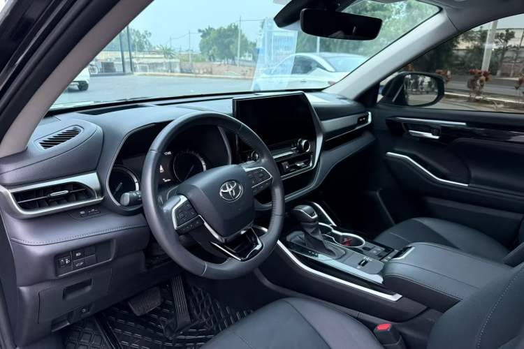 Used Toyota Highlander 2022 Dual-Engine 2.5L Two-Wheel Drive Prestige Edition 7-Seater