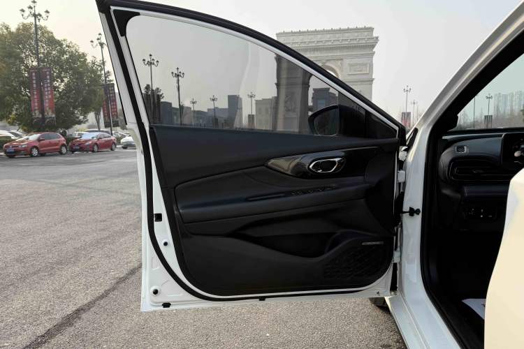 Used GAC Trumpchi EMPOW 2023 270T DCT J16 Version
