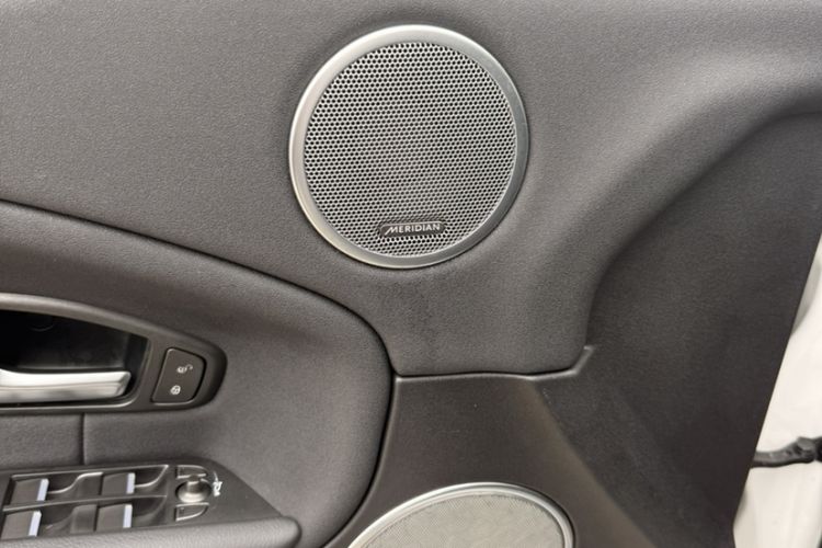 Used Land Rover Range Rover Evoque 2018 240 PS SE Smart Brilliance Edition
