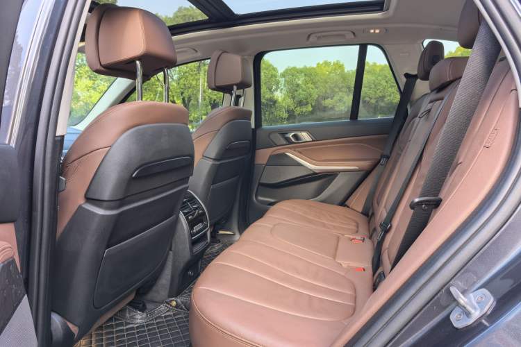 Used BMW X5 2019 xDrive40i Luxury Model with M Sport Package
