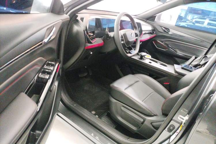 Used Changan X5 PLUS 2025 1.5T DCT Pioneer Edition
