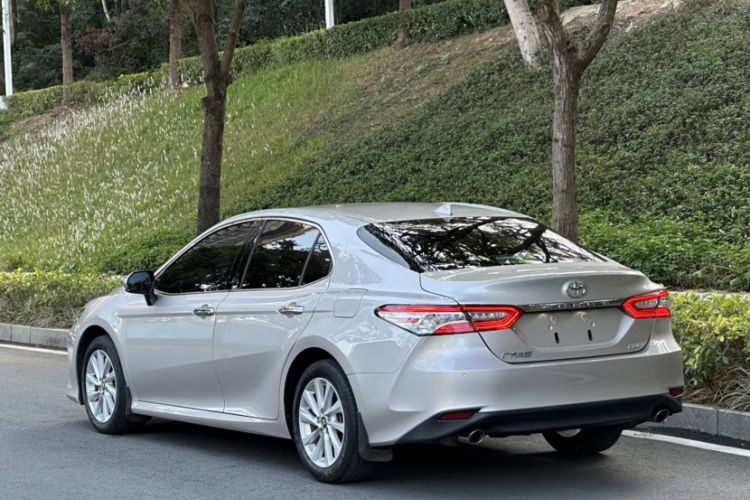 Used Toyota Camry 2021 2.0G Luxury Edition
