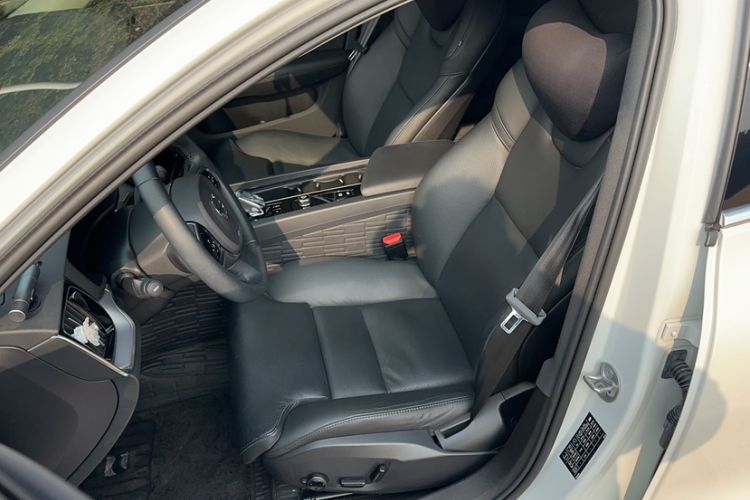 Used Volvo S60 2023 B4 Zhiyuan Luxury Edition