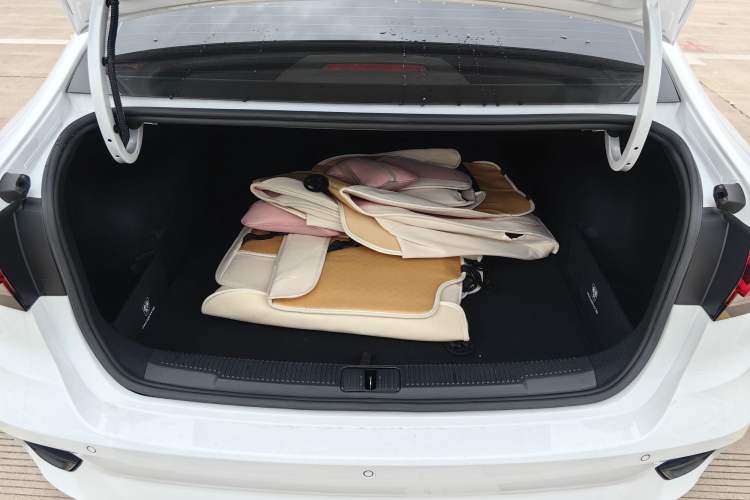 Used Roewe i5 2021 Revised Version 1.5L CVT Diamond Edition
