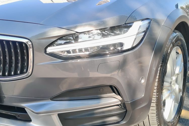 Used Volvo V90 2017 Cross Country T5 AWD Smart Range Edition