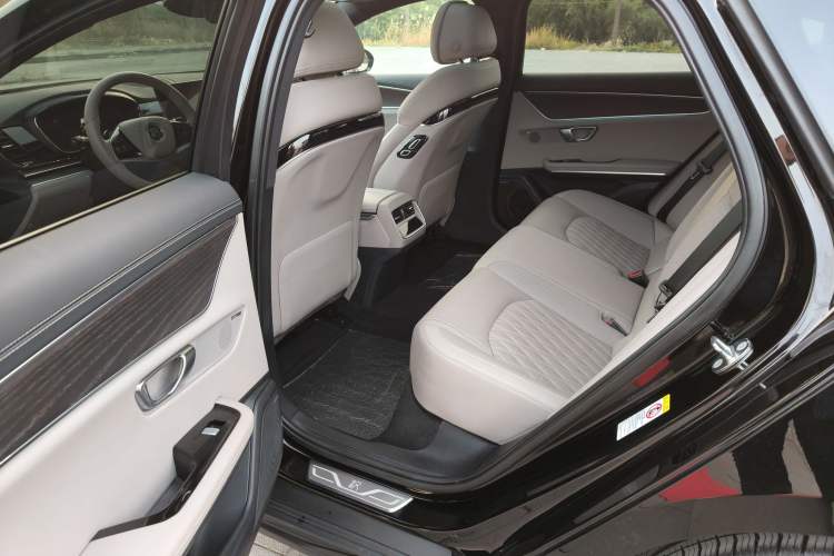 Used BYD Han 2025 EV with 701 km of Laser Radar-Enabled Intelligent Driving