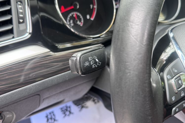 Used Volkswagen Lamando 2015 330TSI DSG Luxury Edition
