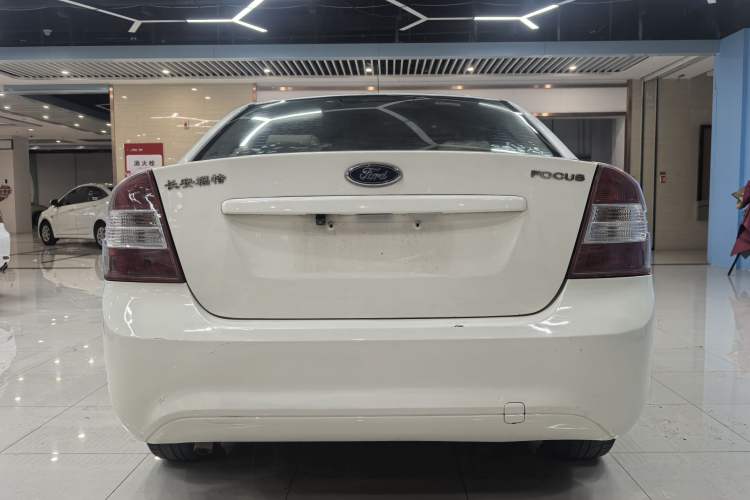 Used Ford Focus 2013 Sedan Classic 1.8L Manual Base Model
