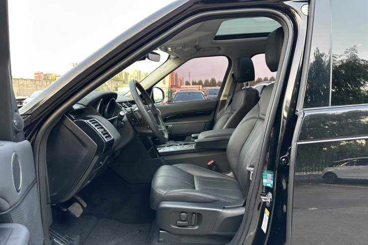 Used Land Rover Discovery 2019 3.0 SC V6 SE
