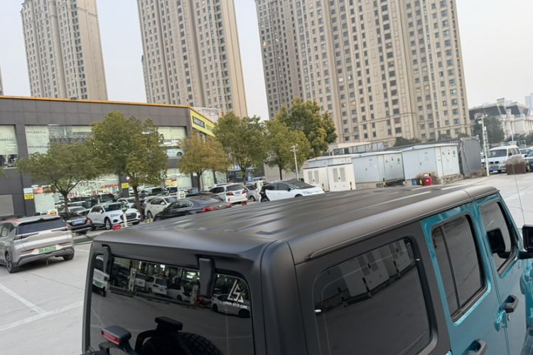 Used  Wrangler 2019 2.0T Sahara Four-Door Version China VI Emission Standard
