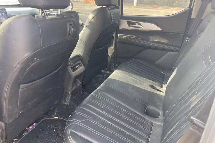 Used Great Wall King Kong Poer 2023 2.0T Automatic Diesel Two-Wheel-Drive Elite Version Flatbed GW4D20M