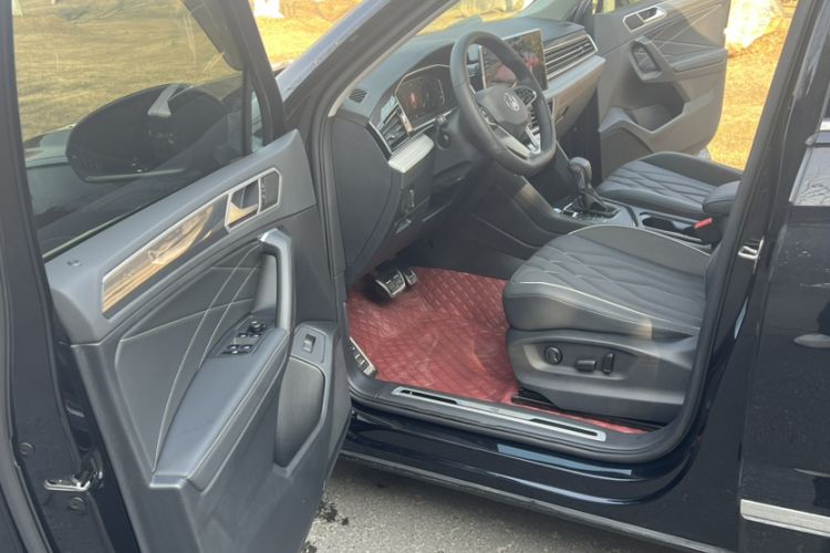 Used Volkswagen Tiguan L 2023 Restyled 330TSI Automatic Two-Wheel Drive R-Line Enhanced Comfort Version