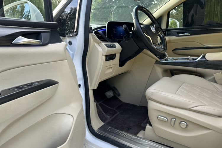 Used Buick GL8 2023 ES Lu Zun Deluxe Model
