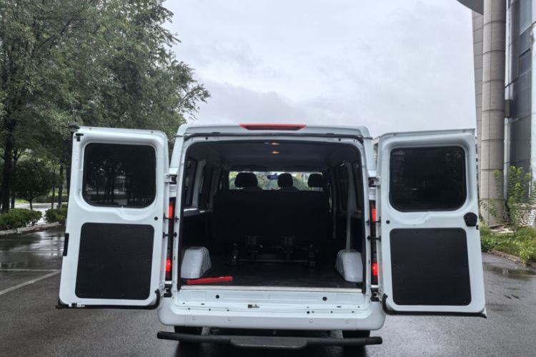 Used JMC Fushun 2023 2.0T Manual Short-Wheelbase Low-Roof Commercial Multi-Purpose Passenger Vehicle 6 Seats with Dual-Opening Tailgate
