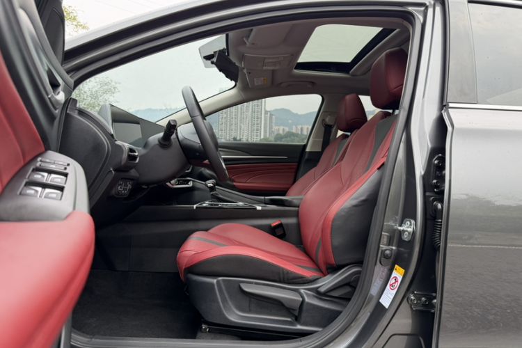 Used Changan Eado 2021 PLUS Blue Whale NE 1.4T GDI DCT Prestige Model
