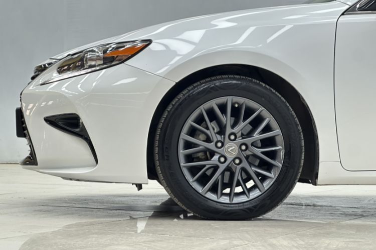 Used Lexus ES 2017 200 30th Anniversary Edition
