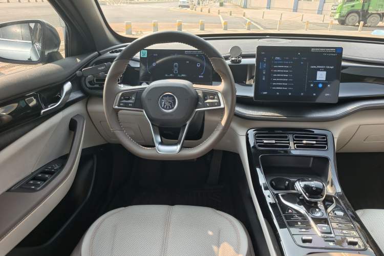 Used BYD Qin PLUS 2024 HONOR Edition DM-i 55KM Leading Model
