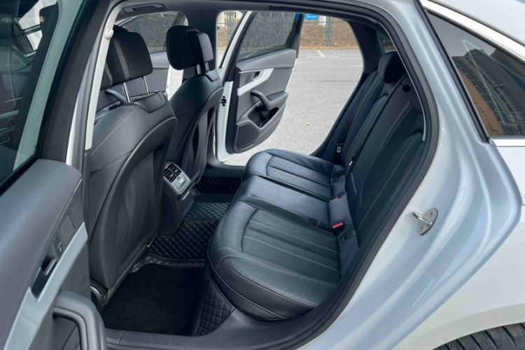 Used Audi A4L 2022 40 TFSI Fashion Dynamic Model
