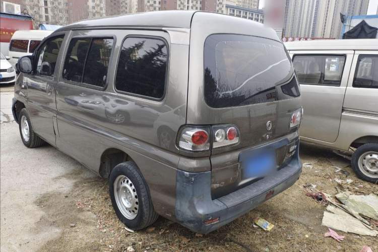 Used FORTHING Lingzhi 2015 V3 1.5L 5-Seater Special Offer Model
