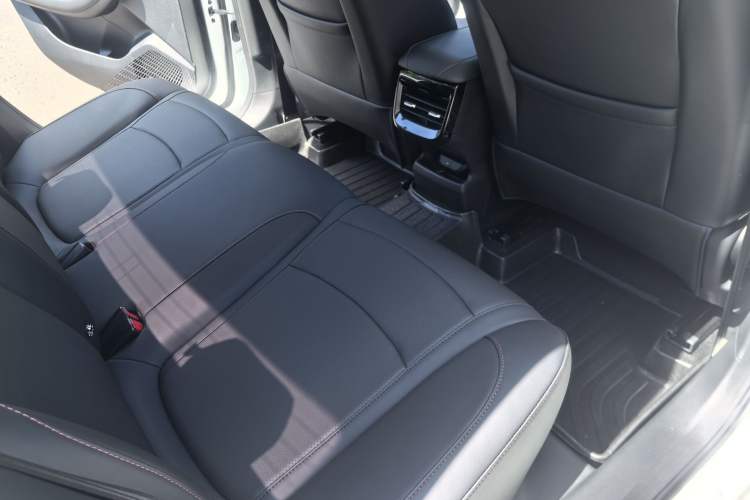 Used Roewe i5 2024 1.5L CVT Luxury Edition
