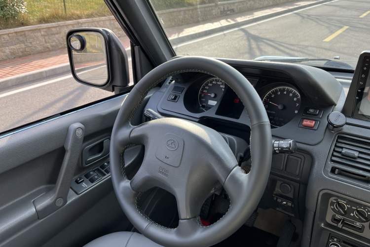 Used Leopaard 6481 2009 2.2L Manual Two-Wheel Drive
