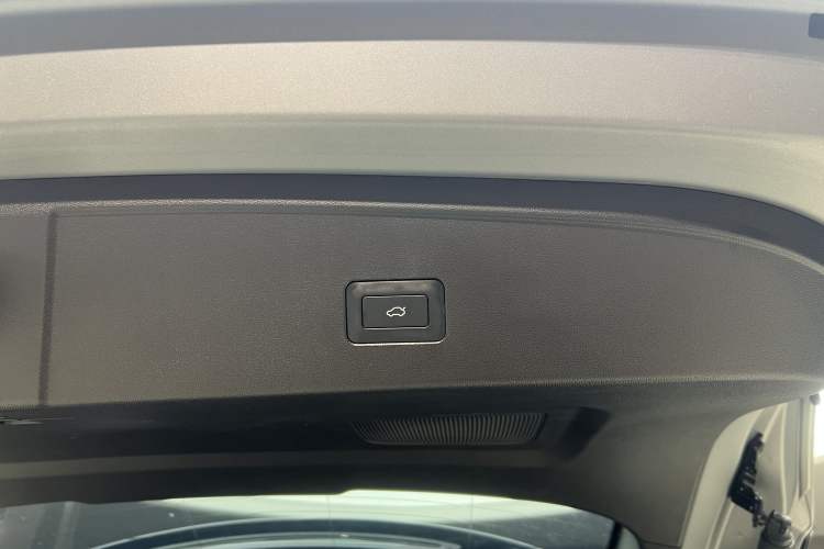 Used Chery Tiggo 8 L 2024 2.0T Two-Wheel Drive Prestige Version 5 Seats