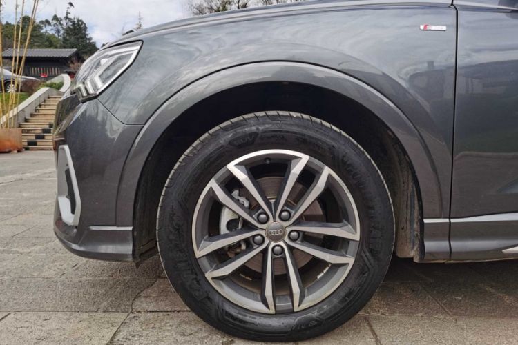 Used Audi Q3 2021 35 TFSI Progressive Dynamic Edition
