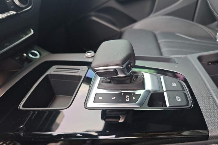 Used Audi Q5L 2023 40T Luxury Dynamic Model
