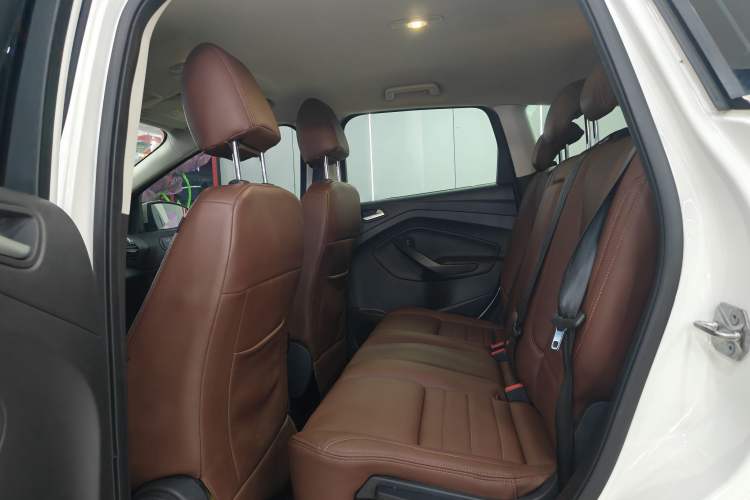 Used Ford Kuga 2015 1.5L GTDi Two-Wheel-Drive Comfort Model
