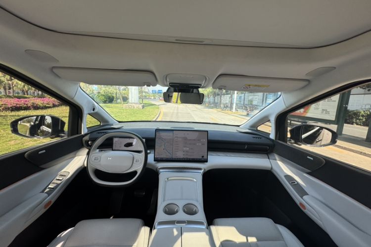 Used XPeng X9 2024 702 Ultra-Long Range Max
