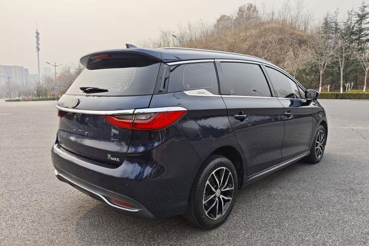 Used BYD Song MAX 2018 1.5T Automatic Smart Connect Elite Model with 6 Seats