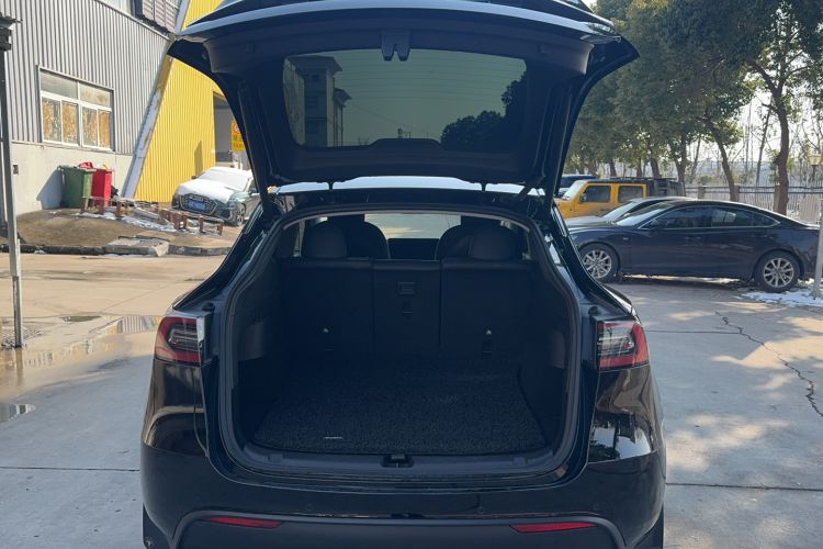 Used Tesla Model Y 2022 Long-Range All-Wheel-Drive Version