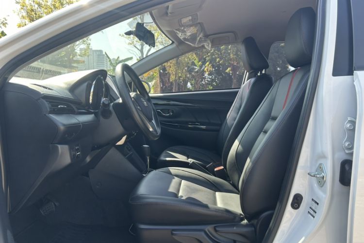 Used Toyota YARiS L 2022 X-Trail 1.5L CVT Luxury PLUS Edition
