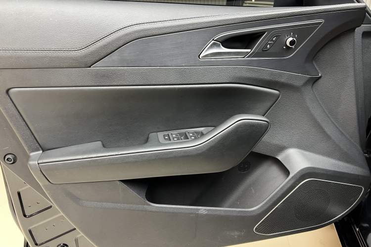 Used Hongqi H5 2020 1.8T Automatic ZhiLian QiYun Edition
