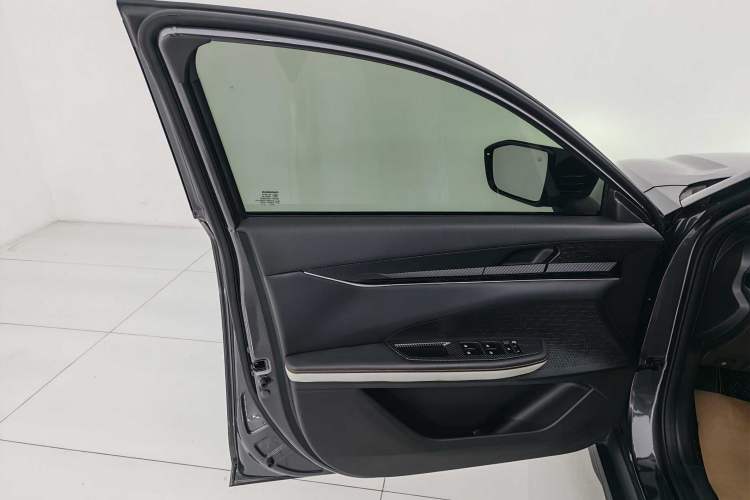 Used Changan UNI-V 2023 1.5T Premium Model
