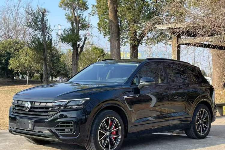 Used Volkswagen Touareg 2022 3.0 TSI Luxury Edition Black Diamond Sport Package