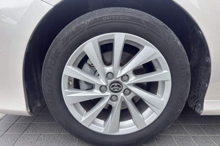 Used Toyota Camry 2021 2.0G Luxury Edition
