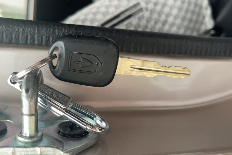 Used Jinbei Hiace X30 2021 1.5L Standard Version Central Air Conditioning EPS Edition Van China VI Emission Standard SWC15M
