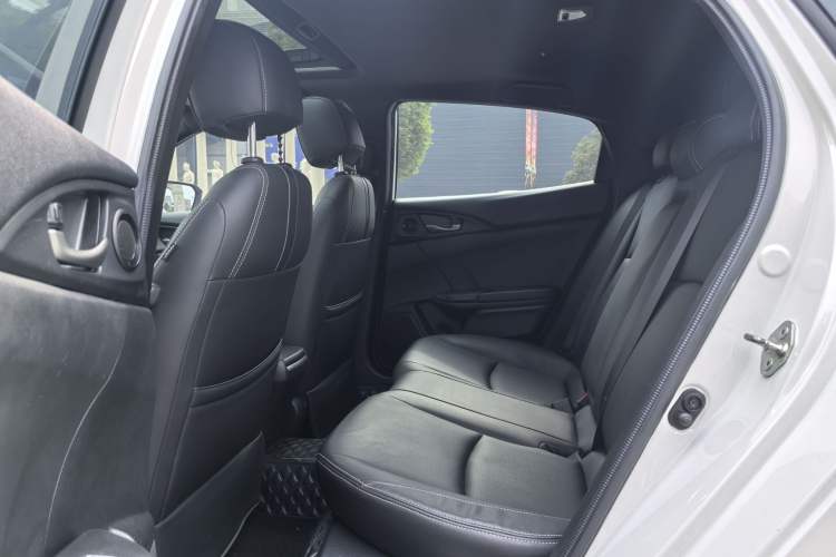 Used Honda Civic 2021 HATCHBACK 220TURBO CVT New Trendsetter
